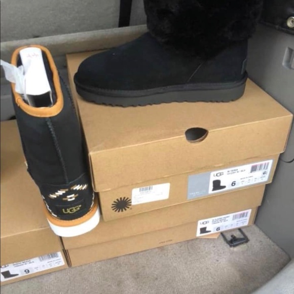 Uggs - Picture 4 of 8